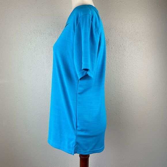 NWOT Nike Training Tee Size S - Picture 3 of 6